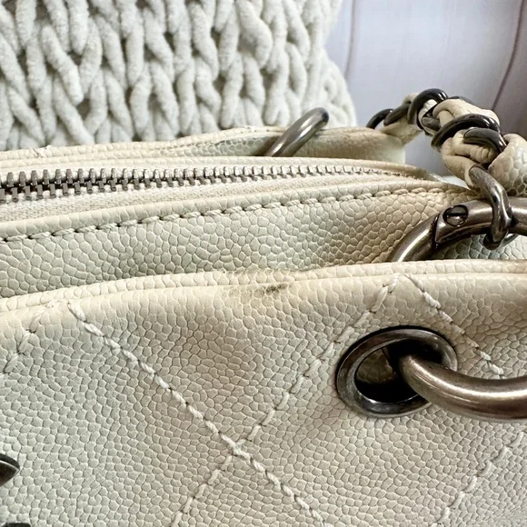 Chanel Cream Quilted Women's Bag - Picture 3 of 12